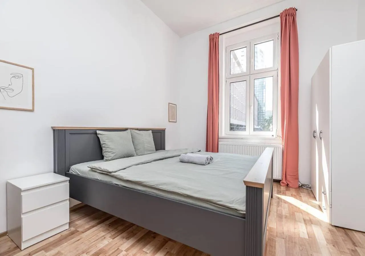 Elegance Apartments Prague 0*,